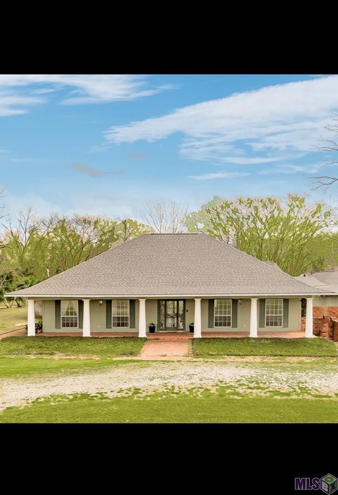 Photo of 23432 Sunnyside Ln Ln, Zachary, LA 70791 (MLS # BR2026004121)