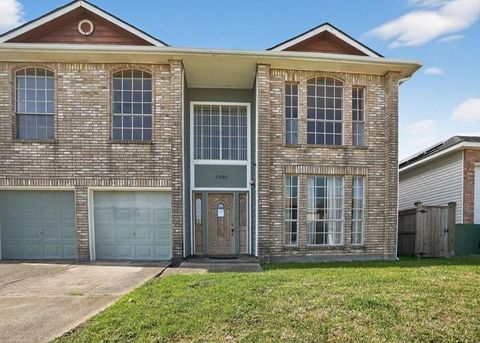 Photo of 5680 New England Dr, New Orleans, LA 70129 (MLS # NO2538061)