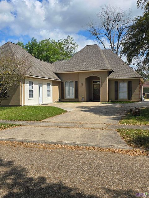 Photo of 10460 Birchwood Dr Dr, Baton Rouge, LA 70807 (MLS # BR2026005276)