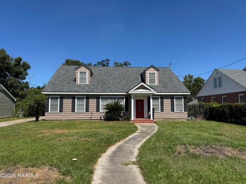 Photo of 118 W Lawrence Street, New Iberia, LA 70563 (MLS # 2600009001)
