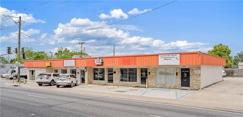 Photo of 4211 Westbank Expy Highway, Marrero, LA 70072 (MLS # NO2551464)