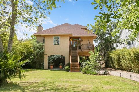 Photo of 1124 Main Street St, Madisonville, LA 70447 (MLS # NO2554436)