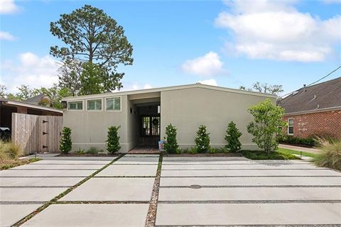 Photo of 205 Iona Street St, Metairie, LA 70005 (MLS # NO2554221)