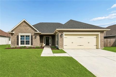 Photo of 2616 Greenville Drive Dr, Marrero, LA 70072 (MLS # NO2548480)