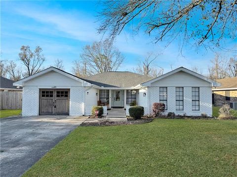 Photo of 219 Devon Road Rd, Laplace, LA 70068 (MLS # NO2547615)