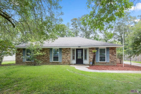 Photo of 8885 Timber Dr Dr, Denham Springs, LA 70726 (MLS # BR2026013960)