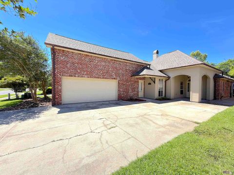 Photo of 3508 Brookmeade Dr Dr, Baton Rouge, LA 70816 (MLS # BR2026006259)