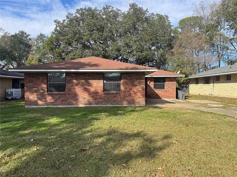Photo of 1027 Arcadia Drive Dr, Baton Rouge, LA 70801 (MLS # NO2552190)
