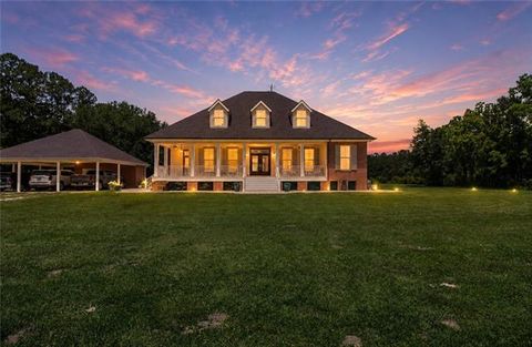 Photo of 22435 Hoffman Road RD, Mandeville, LA 70471 (MLS # NO2557224)