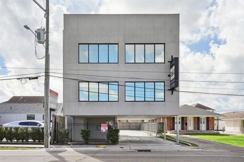 Photo of 118 W Harrison Avenue Ave #201, New Orleans, LA 70124 (MLS # NO2547499)