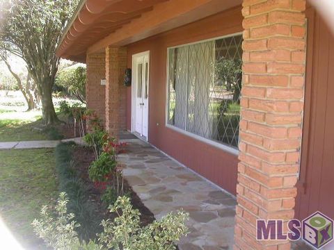 Photo of 10432 Goodwood Blvd Blvd, Baton Rouge, LA 70815 (MLS # BR2026011766)