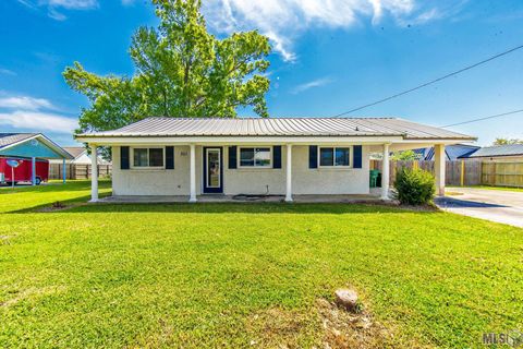 Photo of 201 Park Dr Dr, Thibodaux, LA 70301 (MLS # BY2026005324)