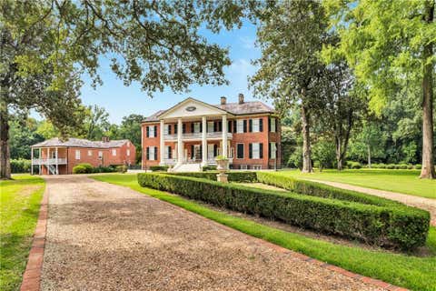 Photo of 201 Lower Woodville Road Rd, Natchez, MS 39120 (MLS # NO2518119)