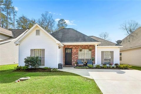 Photo of 820 Joans Street St, Mandeville, LA 70448 (MLS # NO2545251)