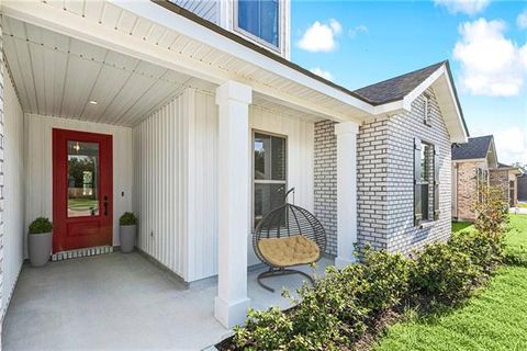 Photo of 933 Laurel Oaks Drive Dr, Waggaman, LA 70094 (MLS # NO2547586)