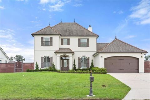 Photo of 9555 W Keri Lane LN, Waggaman, LA 70094 (MLS # NO2566431)