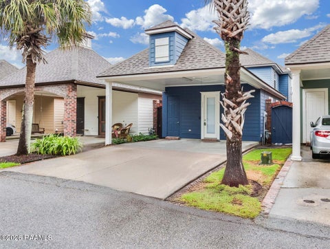 Photo of 111 Coconut Grove Circle, Lafayette, LA 70508 (MLS # 2600006490)