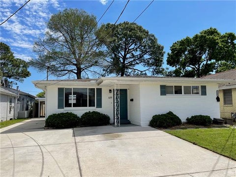 Photo of 619 E William David Parkway Pkwy, Metairie, LA 70005 (MLS # NO2566214)