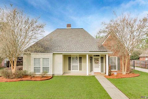 Photo of 10841 Classique Dr, Baton Rouge, LA 70815 (MLS # BR2026004476)