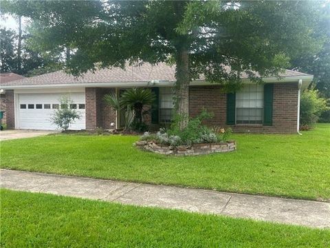 Photo of 401 Pine Shadows Drive Dr, Slidell, LA 70458 (MLS # NO2566029)