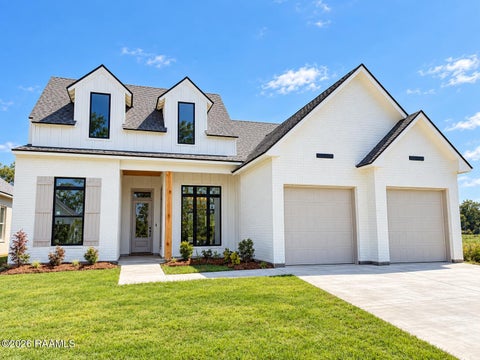 Photo of 117 Fountain Meadow Drive, Broussard, LA 70518 (MLS # 2600002829)