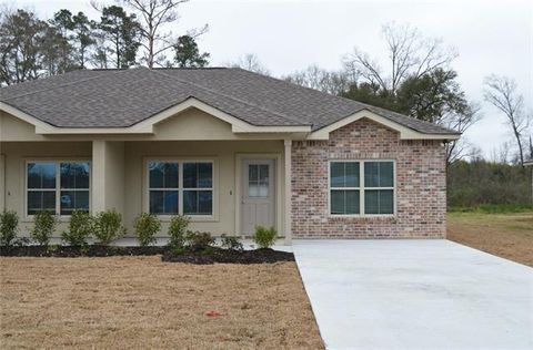 Photo of 128 Village Oak Boulevard Blvd, Ponchatoula, LA 70454 (MLS # NO2560420)
