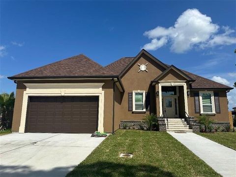 Photo of 4671 Perelli Drive Dr, New Orleans, LA 70127 (MLS # NO2556634)