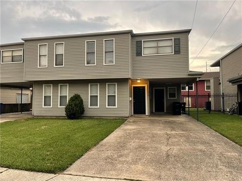Photo of 979 Navarre Avenue, New Orleans, LA 70124 (MLS # NO2557854)