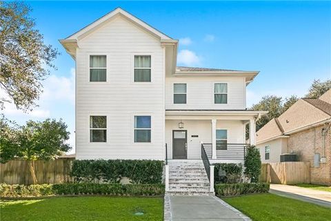 Photo of 422 Stafford Place Pl, New Orleans, LA 70124 (MLS # NO2540748)