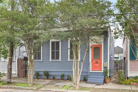 Photo of 2129 Soniat Street St, New Orleans, LA 70115 (MLS # NO2555532)