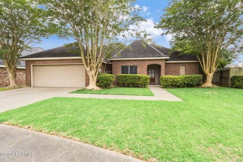 Photo of 102 Doncaster Circle, Youngsville, LA 70592 (MLS # 2600002847)