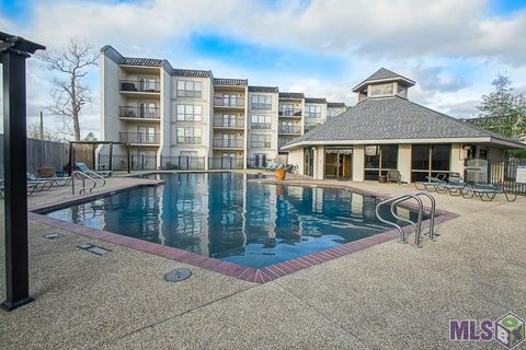 Photo of 2045 N 3rd St St #208, Baton Rouge, LA 70802 (MLS # BR2026004517)