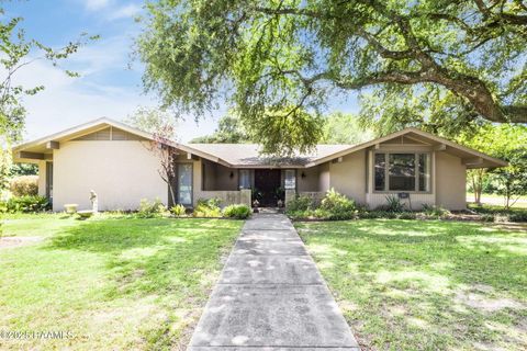 Photo of 504 Demoncherveaux Boulevard, Ville Platte, LA 70586 (MLS # 2500003417)