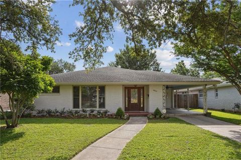 Photo of 5835 Chamberlain Drive Drive Dr, New Orleans, LA 70122 (MLS # NO2548618)