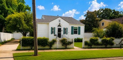 Photo of 113 Harding Street St, Jefferson, LA 70121 (MLS # NO2561360)