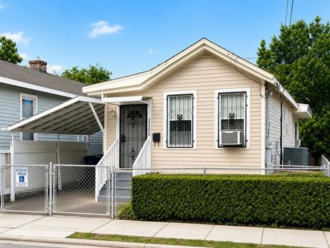 Photo of 2505 Painters Street ST, New Orleans, LA 70117 (MLS # NO2569395)