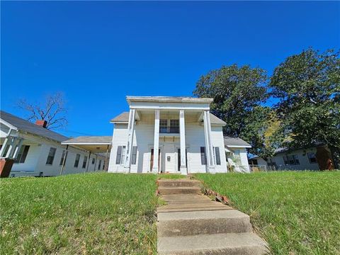 Photo of 531 Main Street St, Pineville, LA 71360 (MLS # CN2547553)