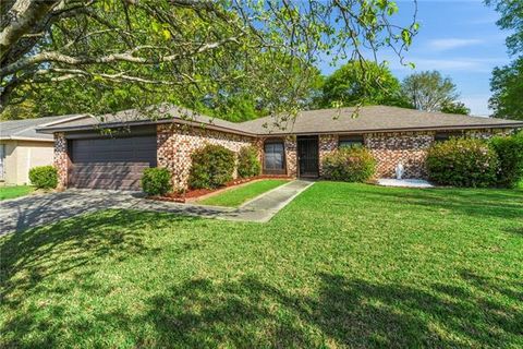 Photo of 124 North Boulevard Blvd, Slidell, LA 70458 (MLS # NO2551740)