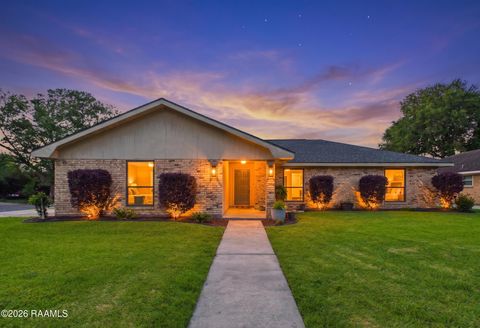 Photo of 114 Swan Circle, Lafayette, LA 70508 (MLS # 2600003214)