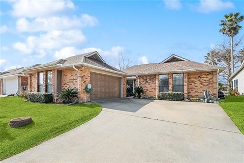 Photo of 108 Southern Star Place, Slidell, LA 70458 (MLS # NO2542607)