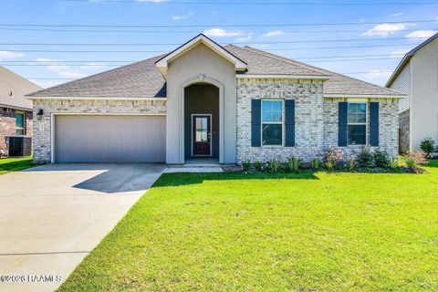 Photo of 115 Rue Chateau Royal Drive, Youngsville, LA 70592 (MLS # 2600001586)