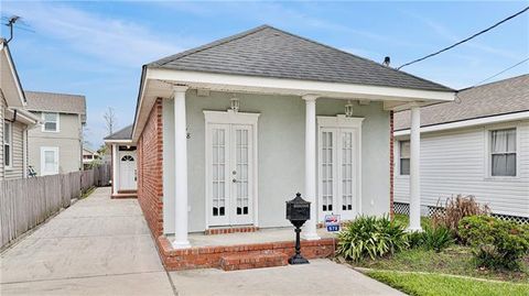Photo of 578 Avenue G Avenue, Westwego, LA 70094 (MLS # NO2548217)