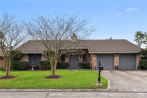 Photo of 1233 Kingswood Drive Dr, Westwego, LA 70094 (MLS # NO2544945)