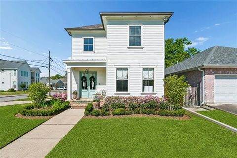 Photo of 1601 Forshey Street St, Metairie, LA 70001 (MLS # NO2548741)