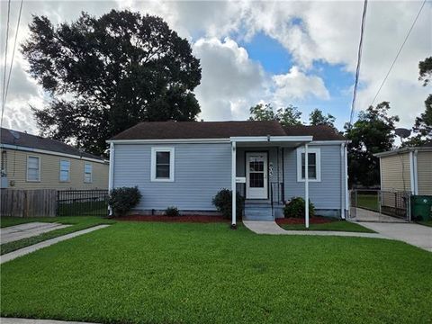 Photo of 805 Cathy Avenue Ave, Metairie, LA 70003 (MLS # NO2560174)
