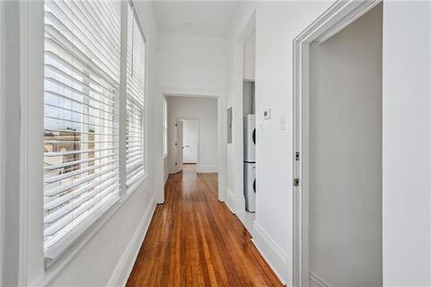 Photo of 5422 Magazine Street St #upper, New Orleans, LA 70115 (MLS # NO2552047)