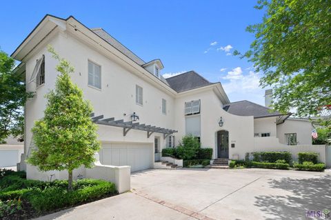 Photo of 2214 Sassy Ln Ln, Baton Rouge, LA 70808 (MLS # BR2026005132)