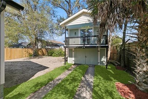 Photo of 5145 Lafaye Street St, New Orleans, LA 70122 (MLS # NO2542777)