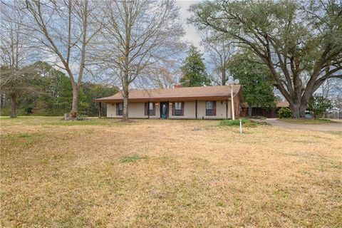 Photo of 135 Big Lake Road Rd, Pineville, LA 71360 (MLS # CN2543047)