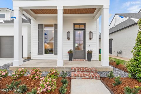 Photo of 207 Crossbill Drive, Lafayette, LA 70508 (MLS # 24009710)